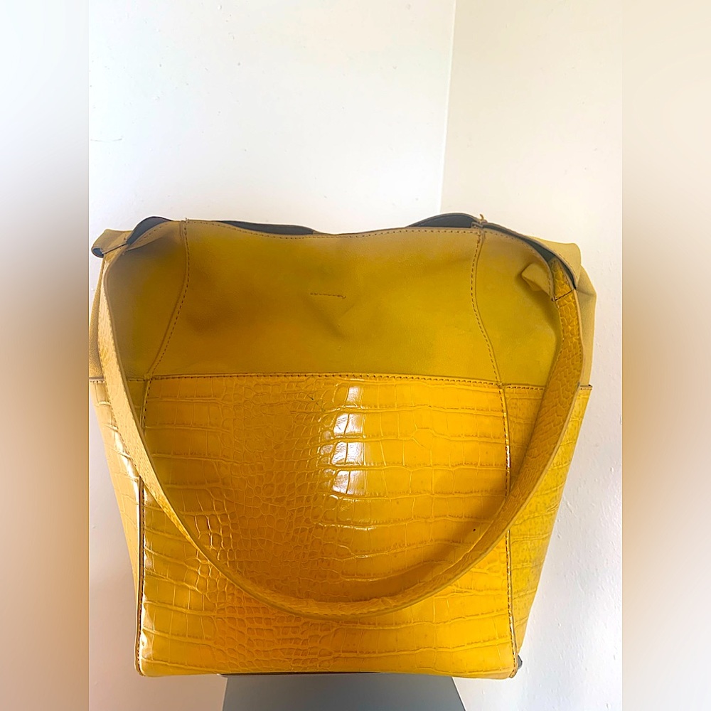 HOBO FAUX SUEDE/CROC Bucket Bag-Mustard
